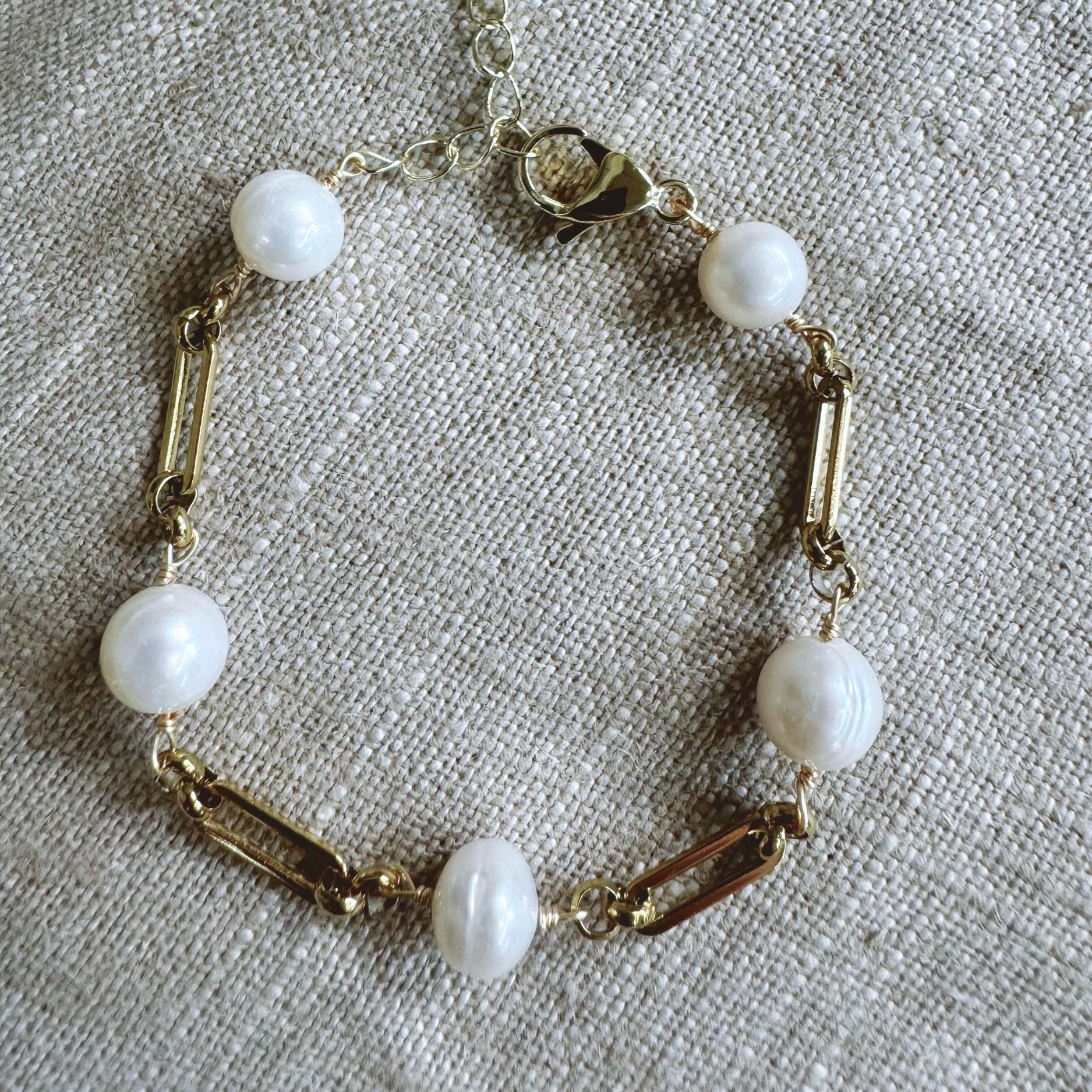 Veloura Pearl Bracelet