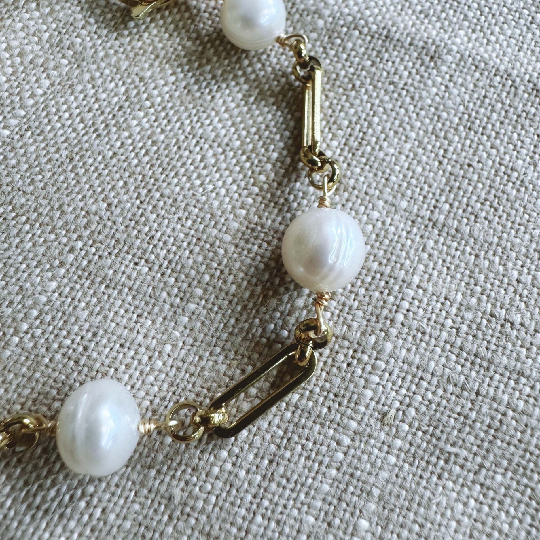 Veloura Pearl Bracelet