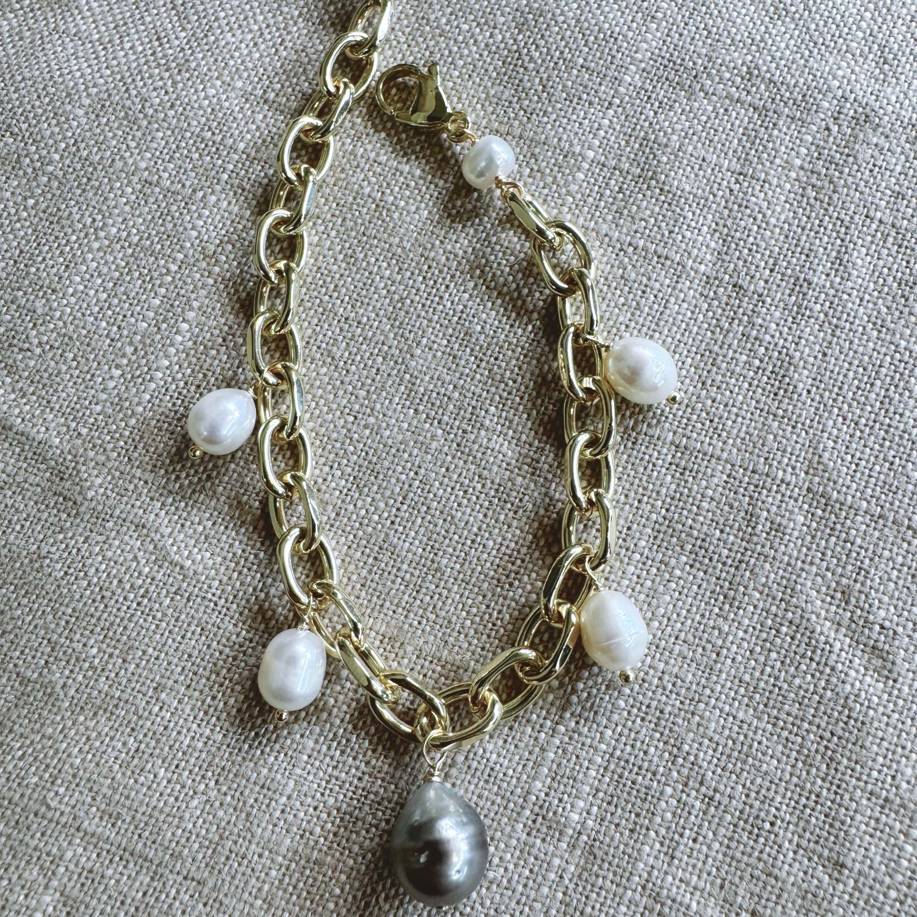 Lumie're Charm Bracelet