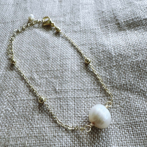 Astra Pearl Bracelet