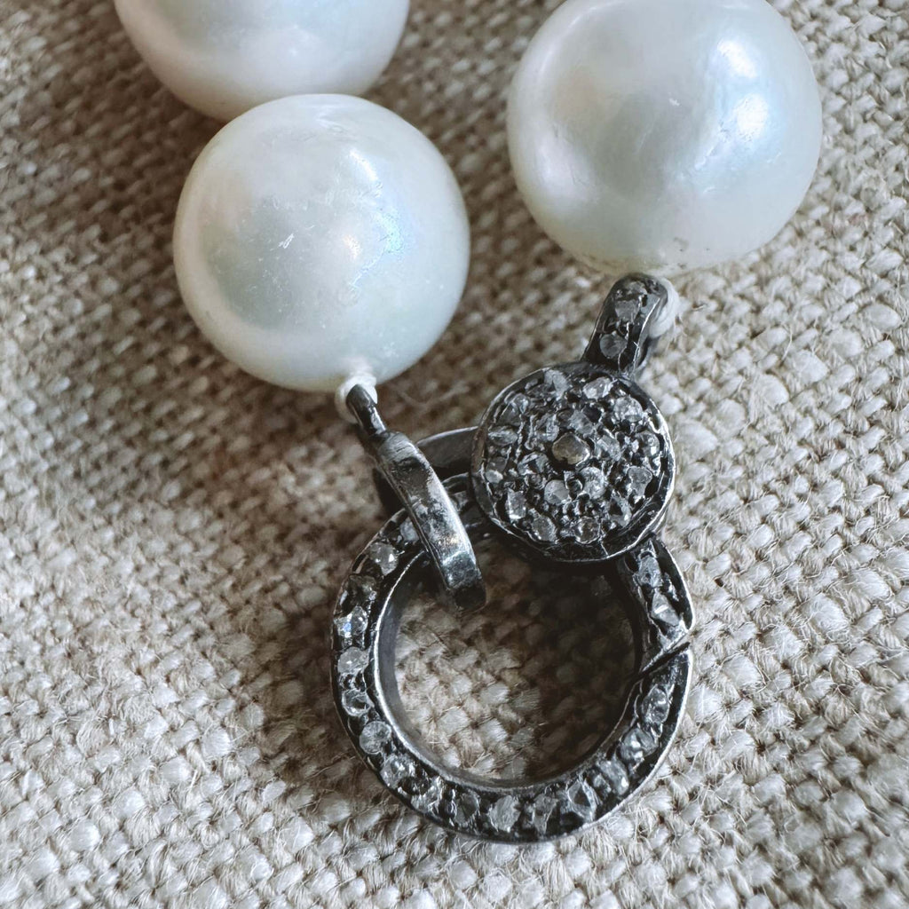 Lune Blanche’ Necklace