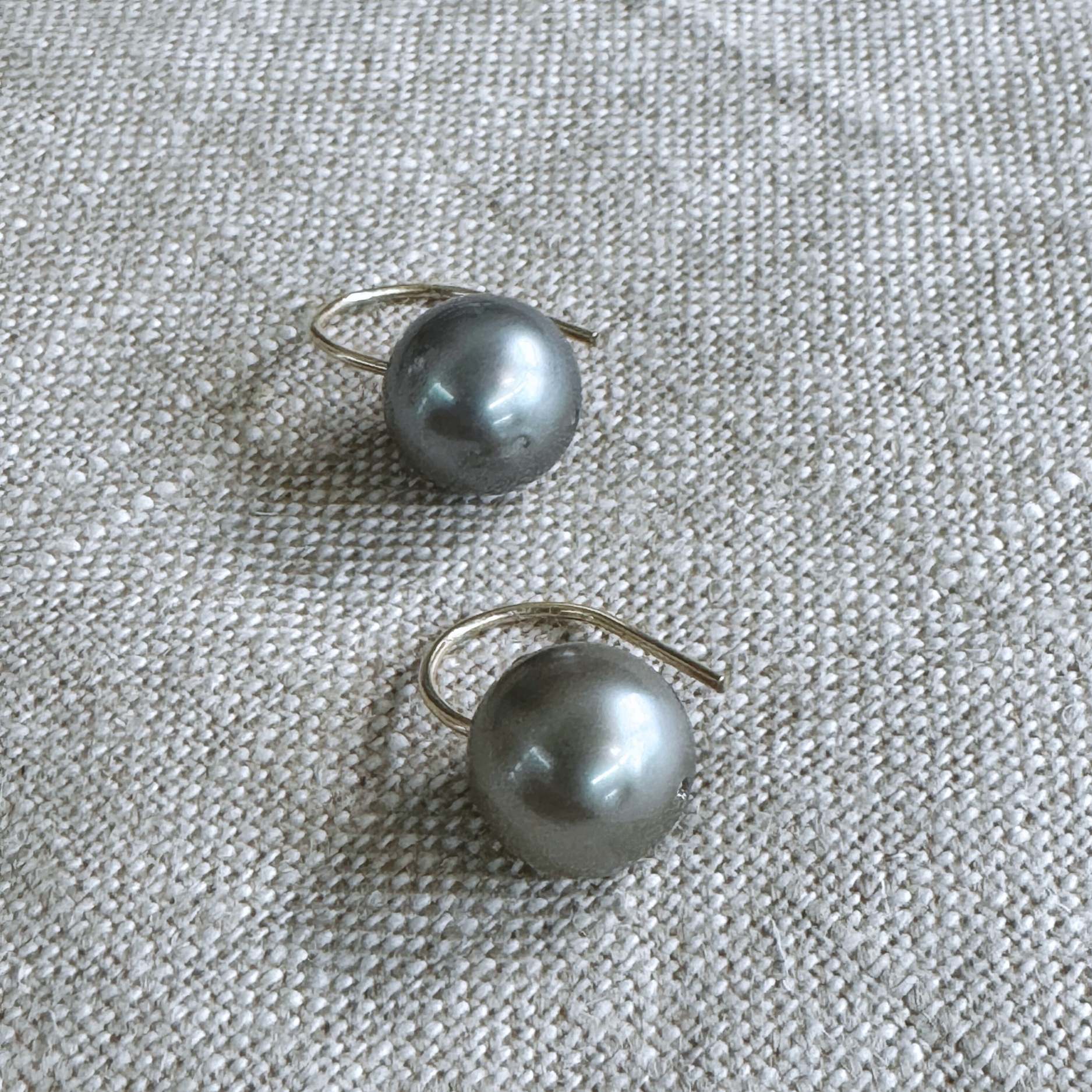 Horseshoe Tahitian Pearl Earrings