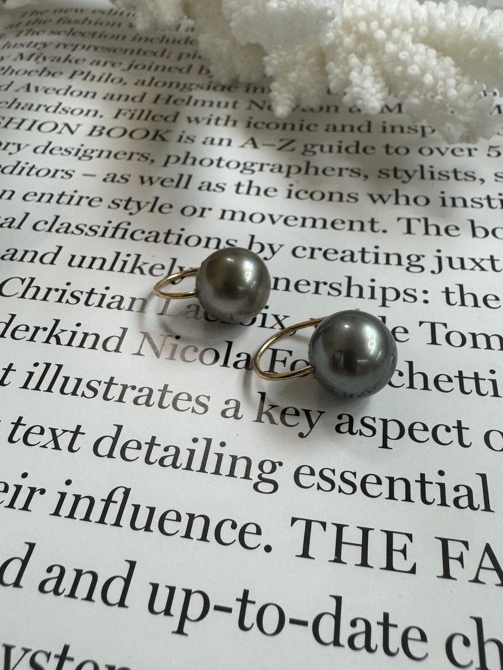 Horseshoe Tahitian Pearl Earrings
