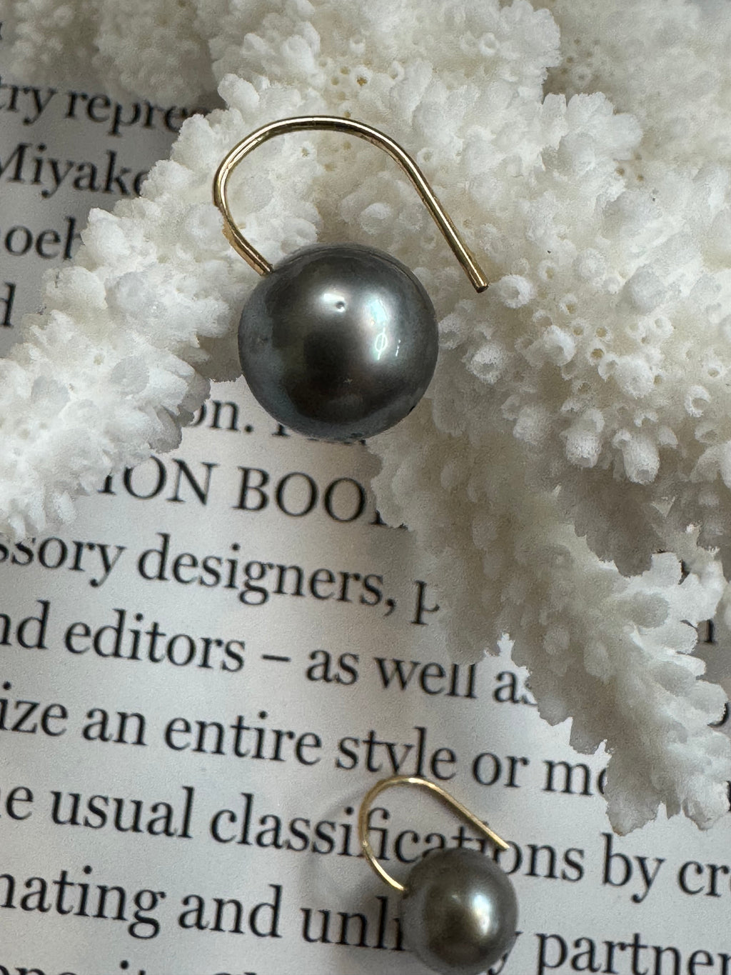 Horseshoe Tahitian Pearl Earrings